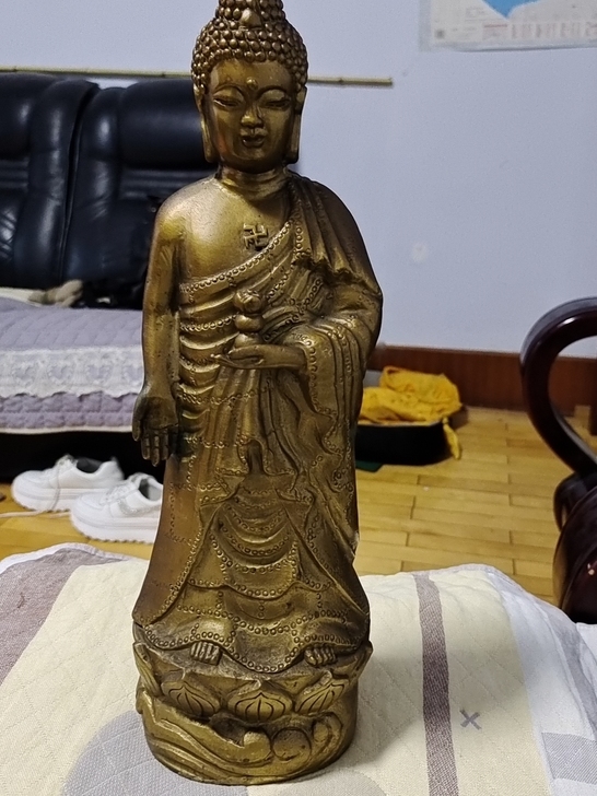 老铜佛像阿弥陀佛,品相如图高34厘米。