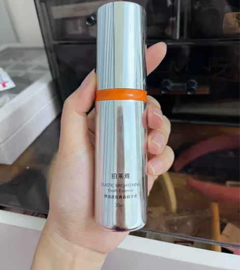 珀莱雅双抗精华。专柜买的。余量如图。日期到...