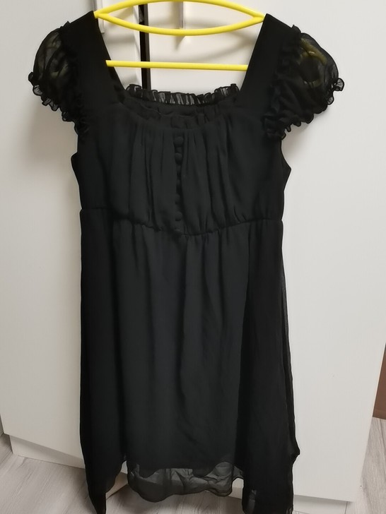 【全新】 黑色裙子黑色荷叶边连衣裙