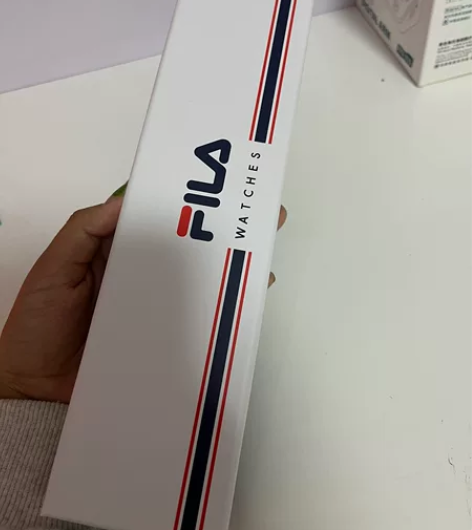 斐乐手表全新官方旗舰店购入原价400有盒子...