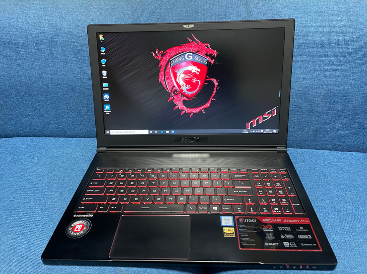 微星GS63游戏本7代i7独立 GTX10...
