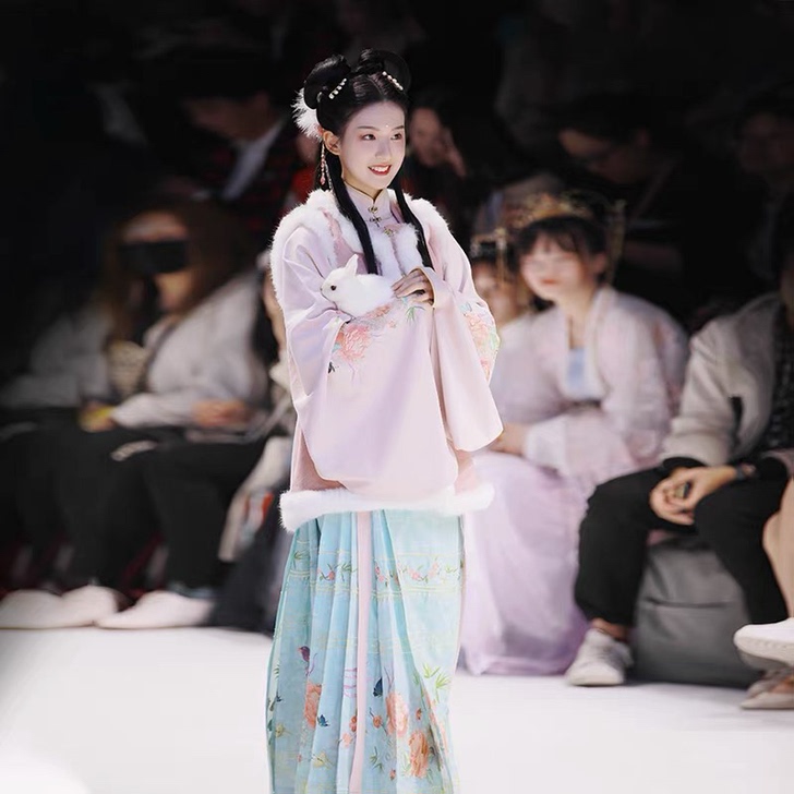【收】团香雪  花朝记汉服  M码