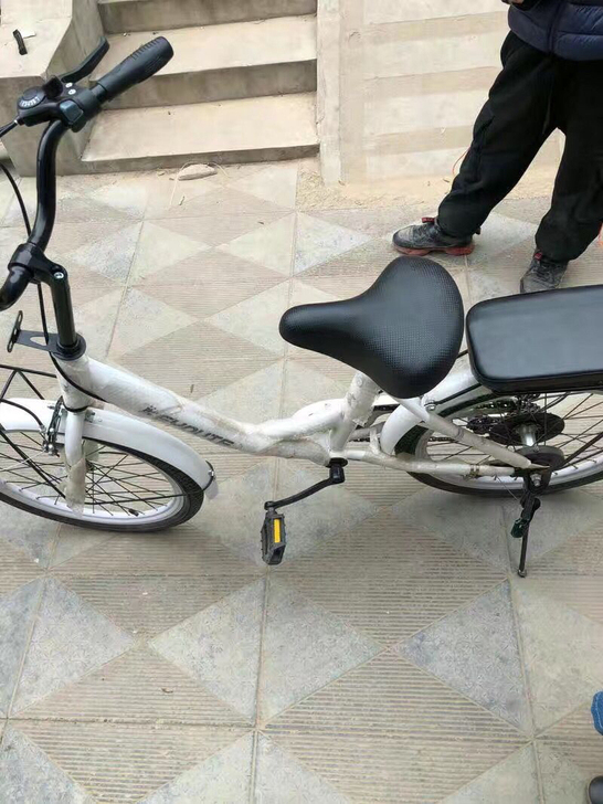 仓库里剩下这些自行车，便宜出售
