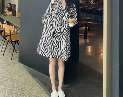 港风复古斑马纹衬衫裙夏季宽松遮肉三亚海边度...
