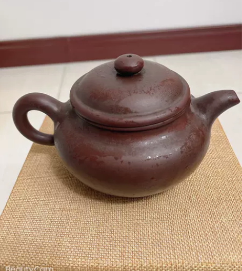八九十年代茶馆收来的老壶，壶盖破损，底章是...