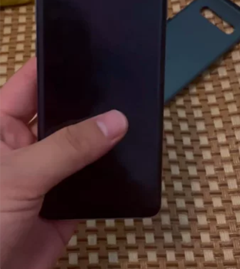 三星s10，8+128G有一些划痕，磕碰很...