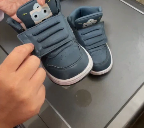 阿迪，孩子穿小了，就穿了一季，也不是天天穿...