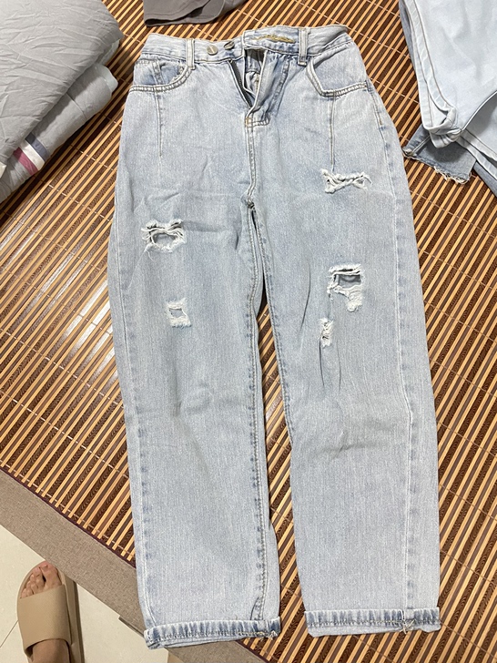 破洞牛仔裤女