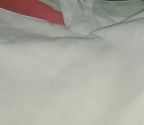 姐家女儿校服，二手闲置，校服裤子有破损，我...