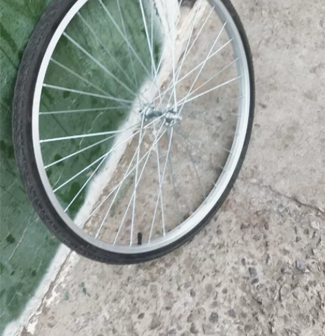 出售26寸自行车铝圈前后袋外胎，一个捷马，...