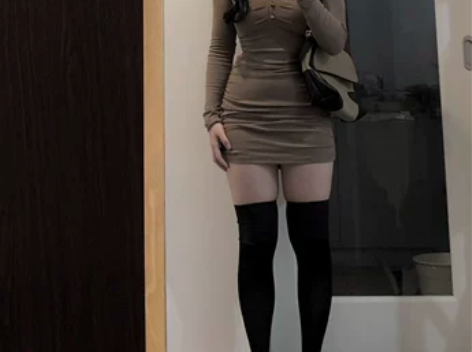 穿搭博主闲置什么草莓/显瘦百搭西装秋冬包臀...