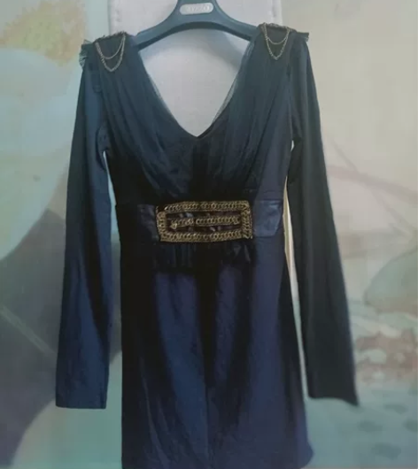 实体店388购入 几乎全新仅试穿均码 肩部...
