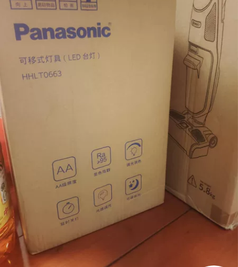 全新未拆封,松下(Panasonic)台灯...