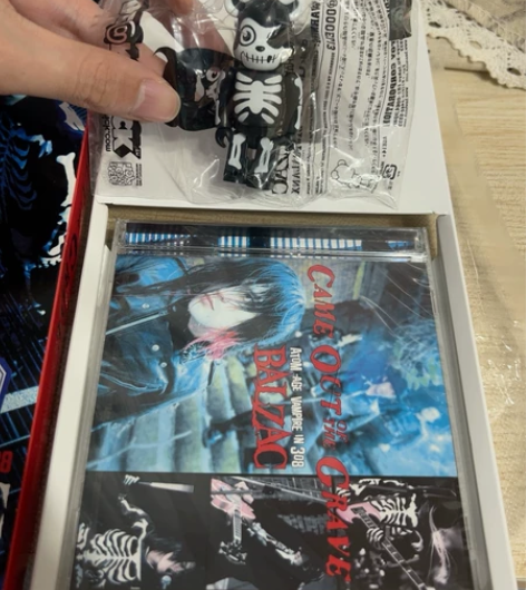 (送本书)bearbrick balzac...