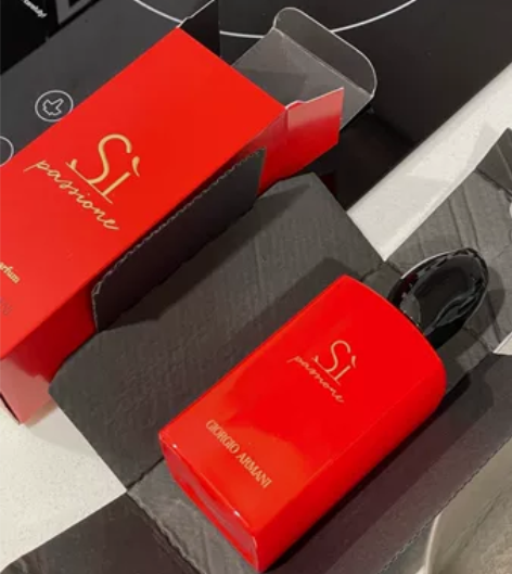 【阿玛尼红色挚爱香水】100ml 前调是清...