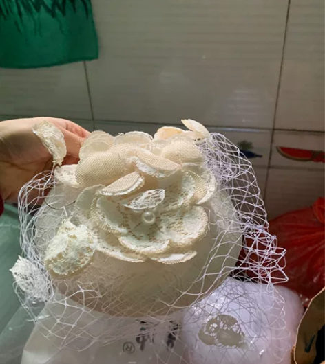 女士法式礼帽，全新未使用，现低价转让 感兴...