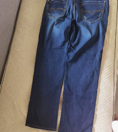 男士深蓝牛仔裤,几乎全新,腰大约84cm,...
