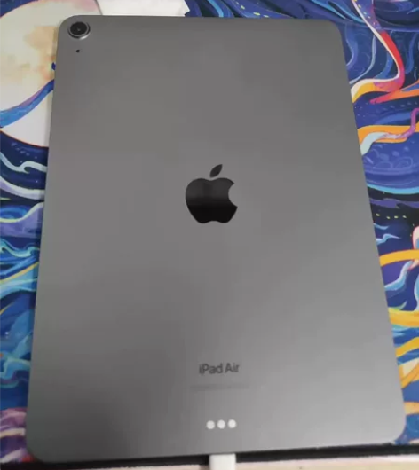 iPad air 5 64G  七月份购买...