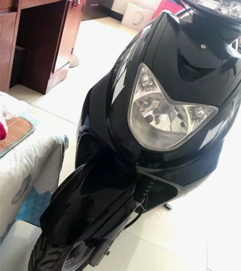 摩托车小踏板无手续，一打就着车 感兴趣的话...
