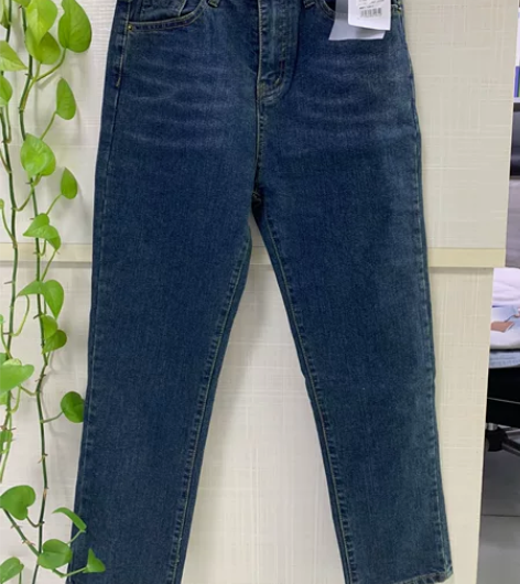小众品牌牛仔裤,大众点评可以搜到这家,全新...