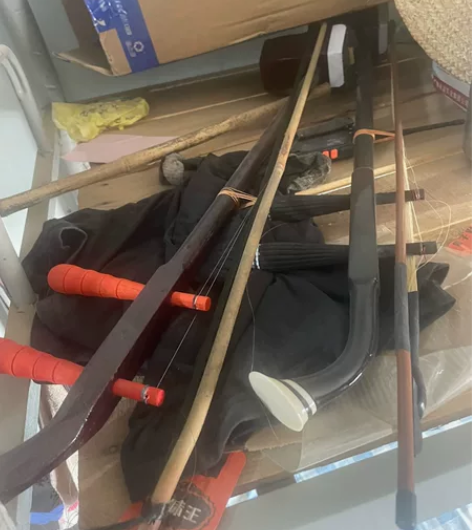 闲置两把二胡，都是全新的，一起卖了，适合初...