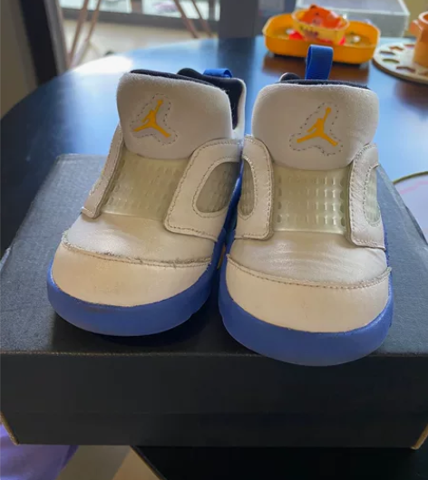 幼童乔丹运动鞋，6c。9成新。 感兴趣的话...
