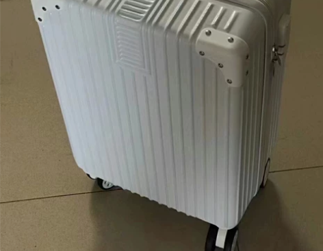 复古铝框行李箱女拉杆箱男22寸密码箱学生皮...