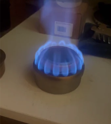 钛酒精炉,启动时间约30秒左右,火力大、蓝...