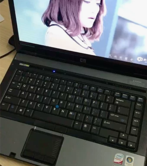 15.4寸独显惠普笔记本电脑 玩英雄联盟,...
