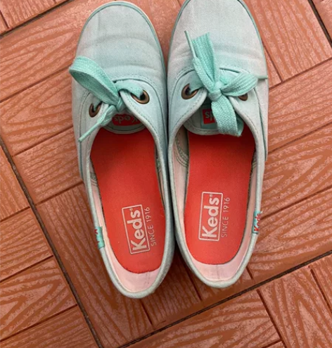 keds帆布鞋 洗了会掉色 掉色的一点厉害...