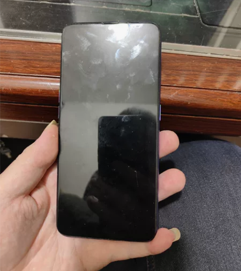OPPO A9 成色如图 不开机 尾插插...