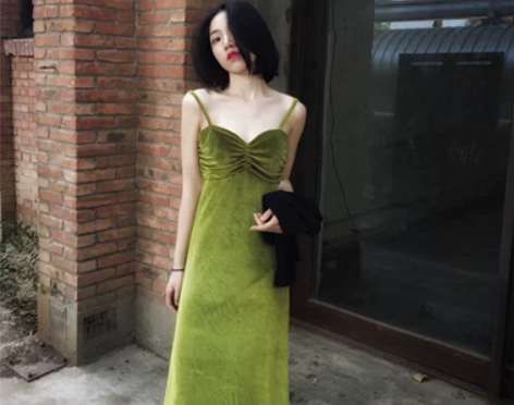 复古文艺显白绿色丝绒裙全新出闲置 #换季穿...