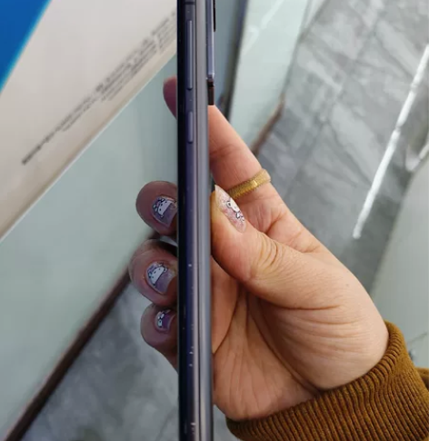 小米12x边框有细微划痕，原装原版，8+2...