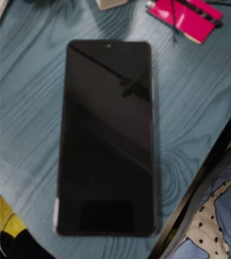 红米K40pro＋成色看图，外观没刮，屏幕...