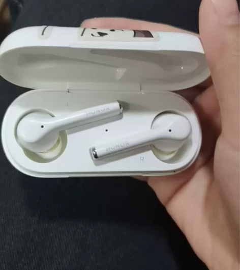 荣耀flypods 3   几乎全新 感兴...