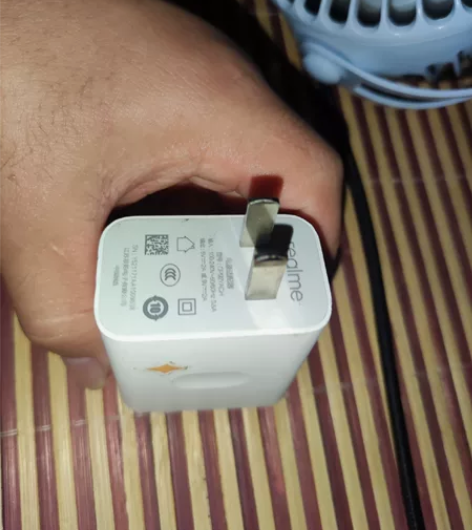 真我q3i充电头18w 感兴趣的话点“我想...