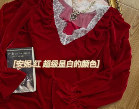甜蜜软糯《红与黑》金丝绒睡裙秋冬复古红色长...