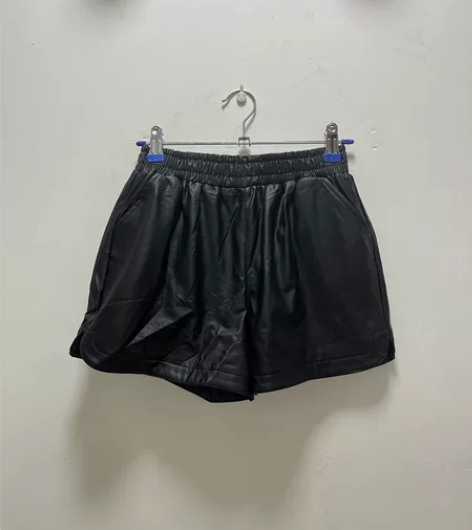 黑色 皮U短裤 女 四季 修身 适合身材苗...