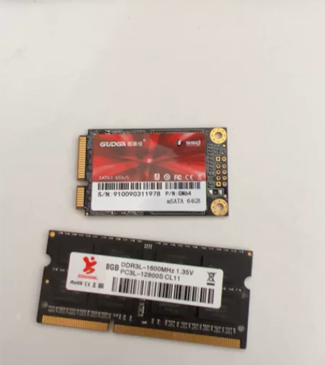 小主机适用固态硬盘和内存，64g固态 8g...