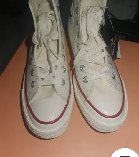 匡威高帮 全新 37码 感兴趣的话点...