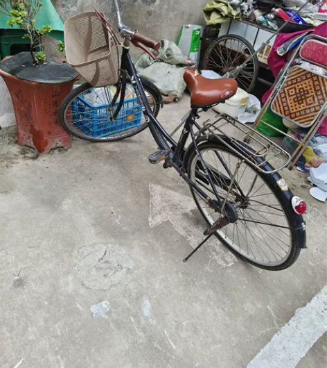 自行车,车况很不错,适合带带步,骑起来非常...
