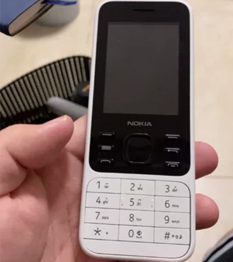 诺基亚官方正品,6300 4G ,裸机一台...