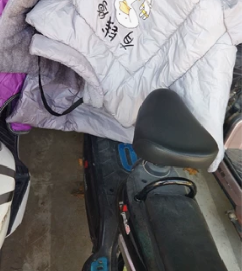 本人自用小电车,10月7号才换的,电瓶,4...