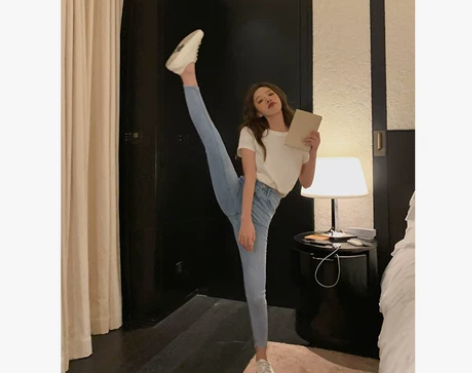 张大奕高腰牛仔裤女2020年新款直筒显瘦显...