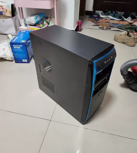 电脑机箱,送一个300W电源 感兴趣的话点...