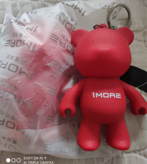 万魔小熊，搪胶万魔熊，黑色和红色！全新包邮...