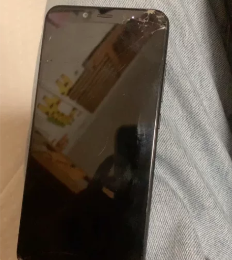 小米6x 摔坏了不开机，不知道是屏幕的问题...