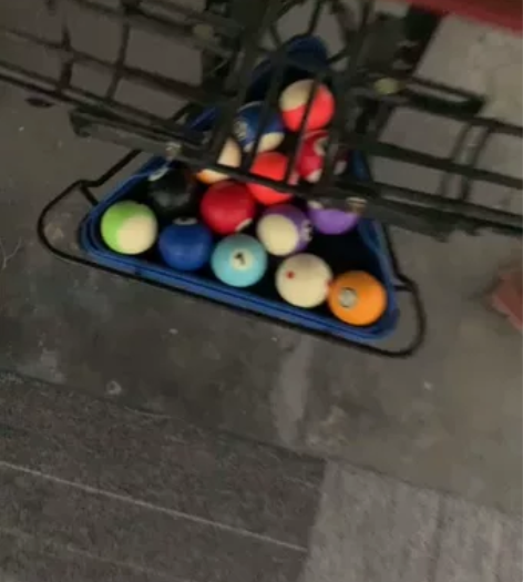 大理石台球桌 集球器 杆子啥的都有 ...