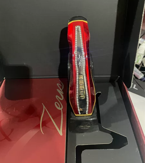 宙斯美容仪。用了两次闲置了。加送啫喱一块。...