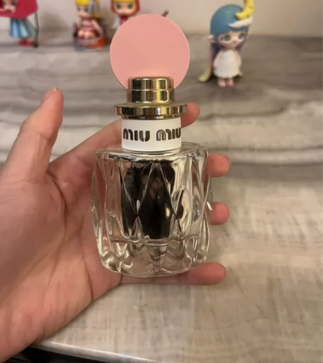 miumiu香水，银色，50ml，买大送小...